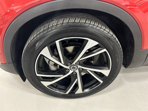 Used 2022 Volvo XC40 T5 R-Design w/ Advanced Package image 8