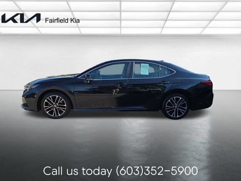 Used 2025 Toyota Camry XLE w/ Premium Package AWD/4WD image 2
