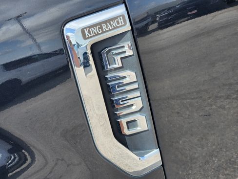 Used 2020 Ford F250 King Ranch w/ King Ranch Ultimate Package AWD/4WD image 12