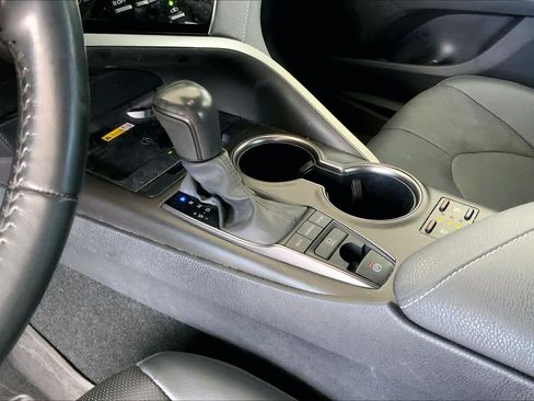 Used 2024 Toyota Camry XSE w/ Navigation Package FWD image 17