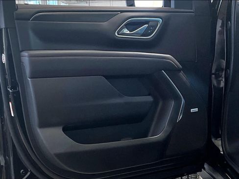 Used 2024 Chevrolet Suburban RST w/ Luxury Package image 9