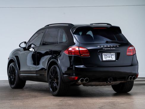 Used 2014 Porsche Cayenne Turbo w/ Comfort Plus Package (PU4) AWD/4WD image 4
