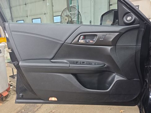 Used 2014 Honda Accord EX-L image 25