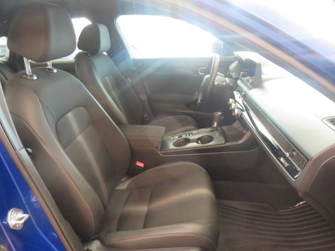 Used 2023 Honda Civic Sport image 25