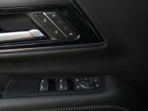 Used 2025 GMC Yukon XL Denali w/ Sun & Power Step Package AWD/4WD image 22