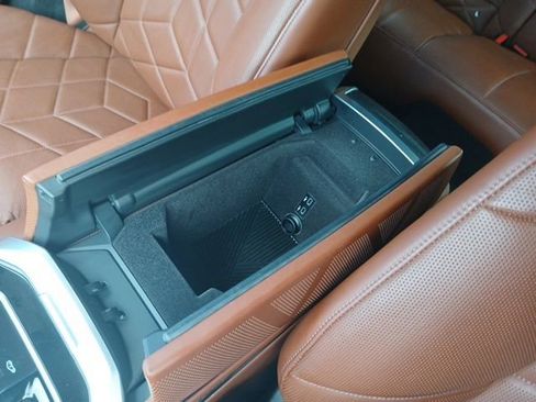 Used 2024 BMW 760i xDrive w/ Premium Package 2 image 23