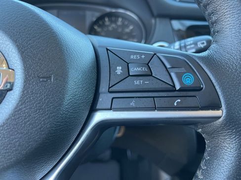 Used 2019 Nissan Rogue SL w/ Premium Package image 23