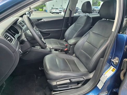 Used 2015 Volkswagen Jetta SE FWD image 29