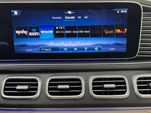 Used 2024 Mercedes-Benz GLE 450e 4MATIC w/ AMG Line Exterior image 35