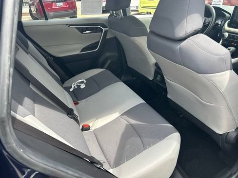 Used 2019 Toyota RAV4 XLE FWD image 14
