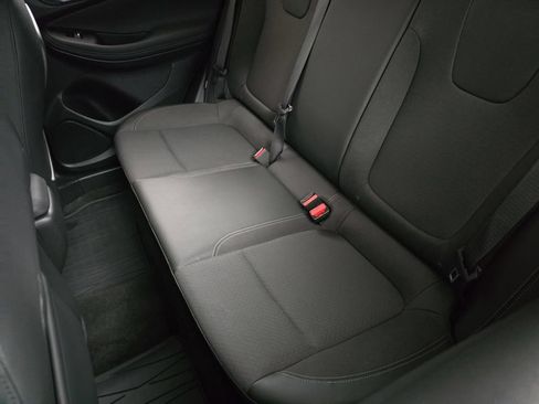 Used 2023 Buick Encore GX Preferred w/ Cold Weather Comfort Package AWD/4WD image 16