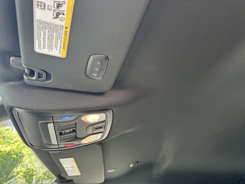 Used 2023 RAM 1500 Big Horn AWD/4WD image 36