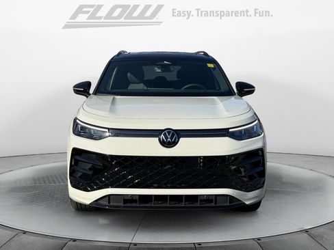 New 2026 Volkswagen Tiguan SE R-Line image 2