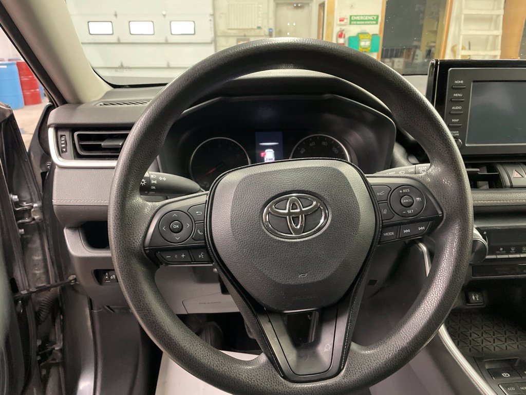 Used 2019 Toyota RAV4 LE w/ All Weather Liner Package AWD/4WD image 17
