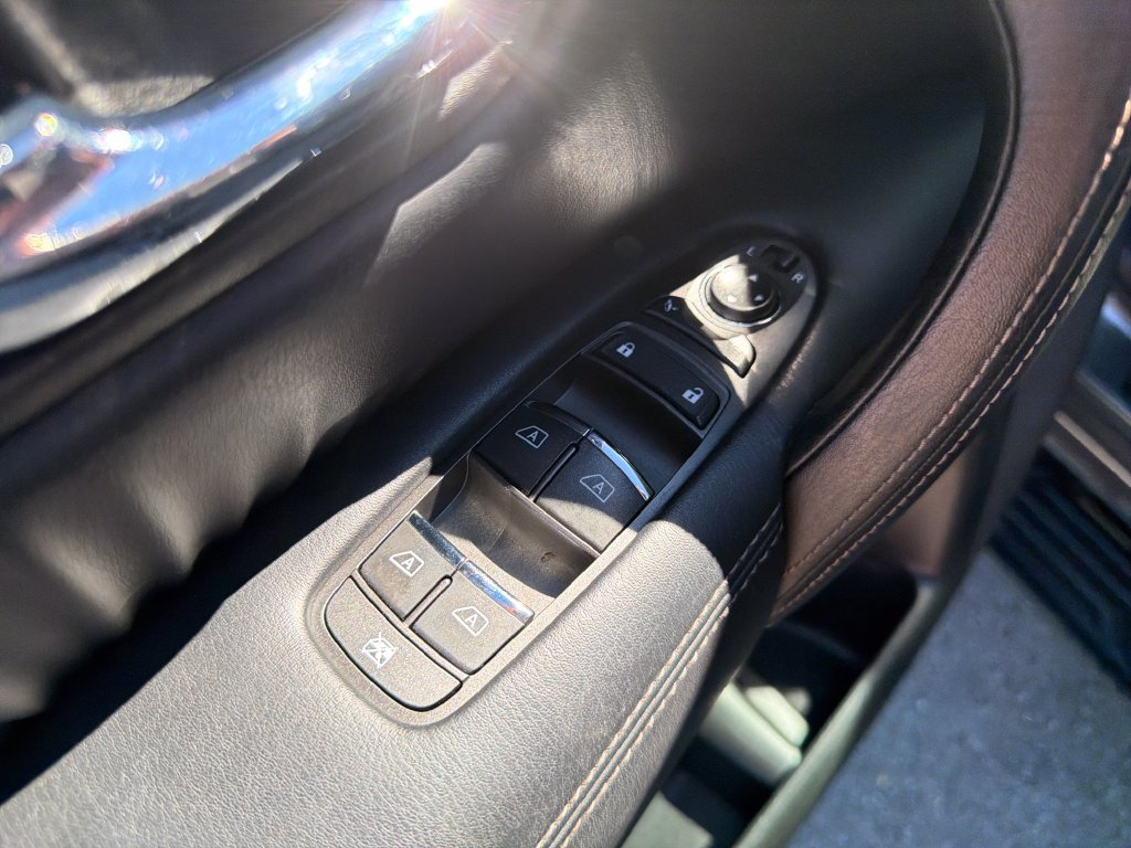 Used 2023 Nissan Armada Platinum w/ Captain's Chairs Package RWD image 18