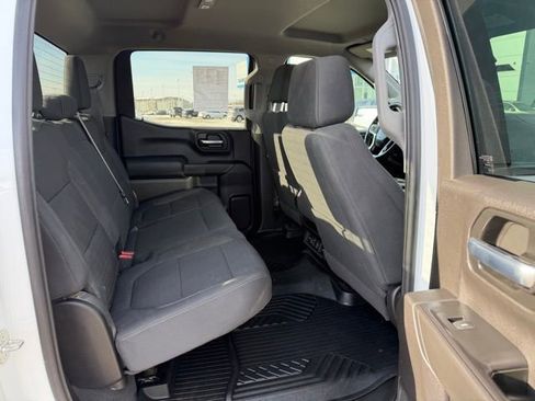 Used 2021 Chevrolet Silverado 1500 LT image 16