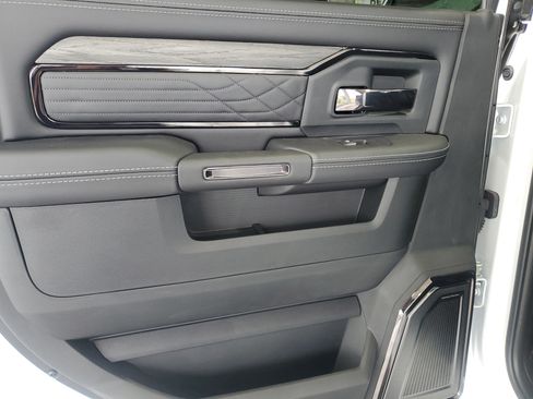 New 2025 RAM 2500 Limited AWD/4WD image 14
