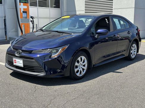 Used 2024 Toyota Corolla LE FWD image 3