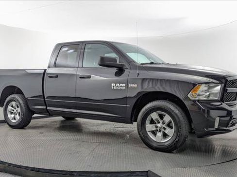 Used 2017 RAM 1500 Express AWD/4WD image 11
