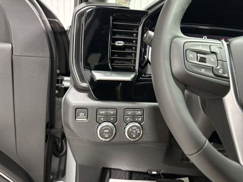 New 2026 GMC Sierra 2500 SLT AWD/4WD image 18