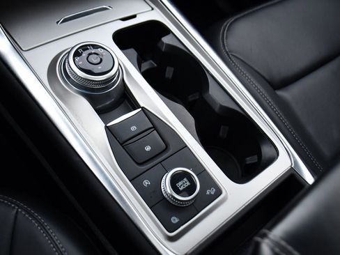 Used 2023 Ford Explorer XLT w/ Equipment Group 202A image 33