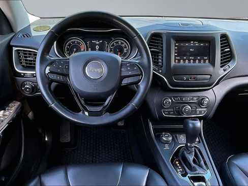 Used 2020 Jeep Cherokee Latitude Plus AWD/4WD image 5