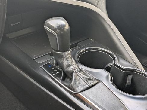Used 2019 Toyota Camry SE FWD image 23