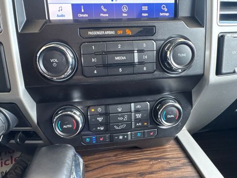 Used 2019 Ford F150 Lariat AWD/4WD image 34