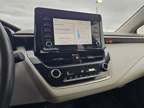 Used 2021 Toyota Corolla L image 23