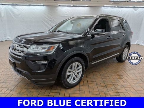Certified 2018 Ford Explorer XLT w/ Equipment Group 202A image 3