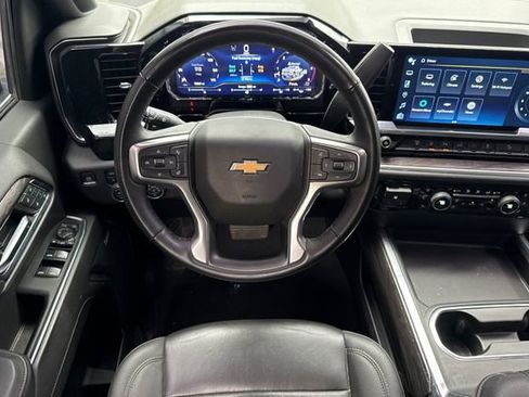 Used 2024 Chevrolet Silverado 2500 LTZ w/ LTZ Convenience Package image 16