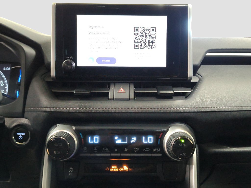 Used 2025 Toyota RAV4 XLE AWD/4WD image 27