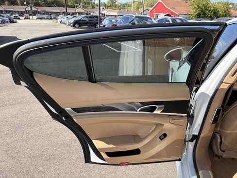 Used 2013 Porsche Panamera w/ Sport Chrono Pkg image 15