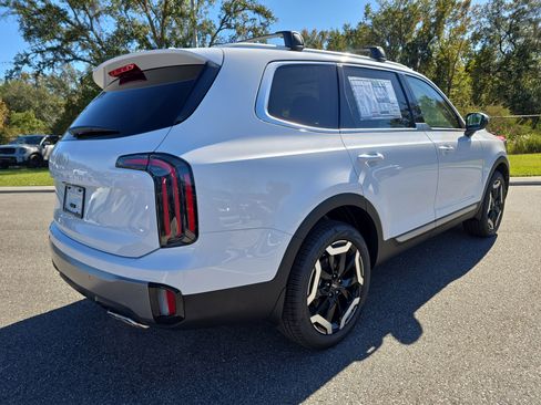 New 2025 Kia Telluride EX w/ EX Captain's Chair Package image 8