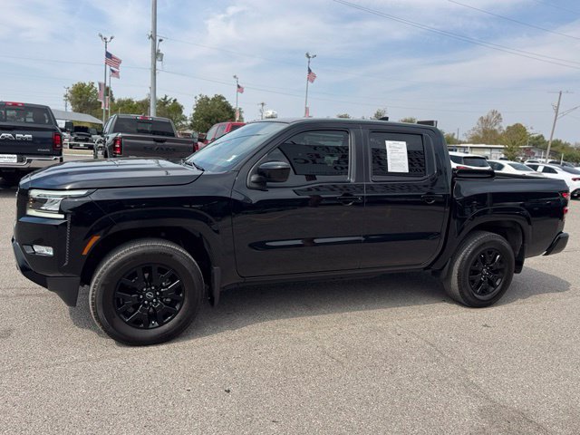 Used 2023 Nissan Frontier SV w/ Midnight Edition Package AWD/4WD image 3
