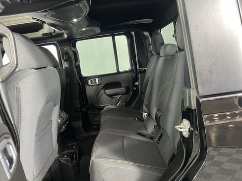 Certified 2024 Jeep Gladiator Sport image 26