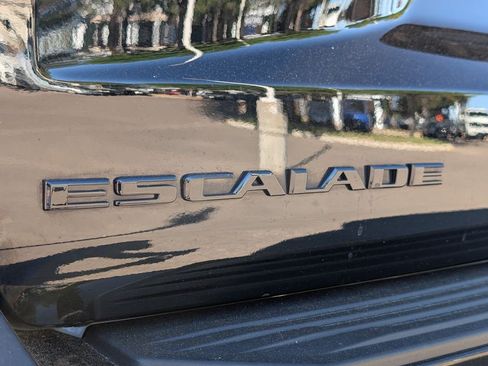 Used 2025 Cadillac Escalade ESV Sport Platinum w/ LPO, ONYX Package AWD/4WD image 8