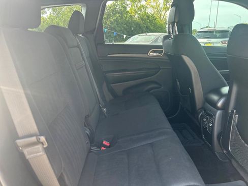 Used 2017 Jeep Grand Cherokee Laredo w/ Quick Order Package 2BE RWD image 22