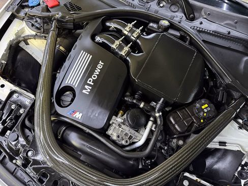 Used 2017 BMW M4 Coupe RWD image 28