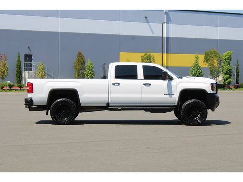 Used 2019 GMC Sierra 2500 4x4 Crew Cab w/ Sierra Convenience Package image 4