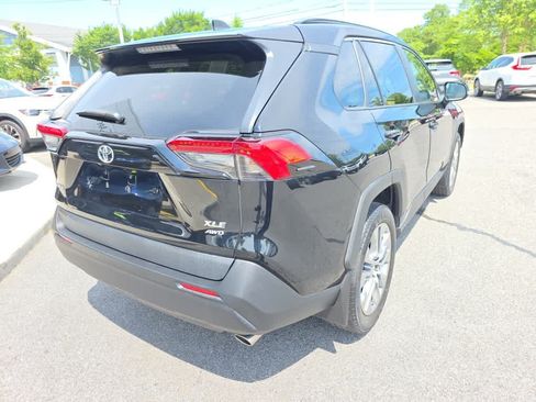 Used 2022 Toyota RAV4 XLE Premium AWD/4WD image 6