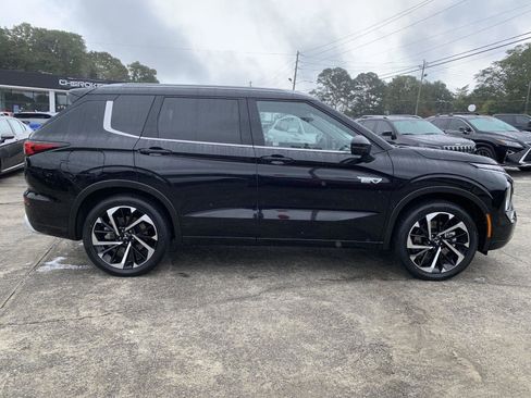 Used 2023 Mitsubishi Outlander SEL image 2