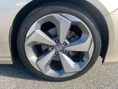 Used 2018 Honda Accord Touring image 27