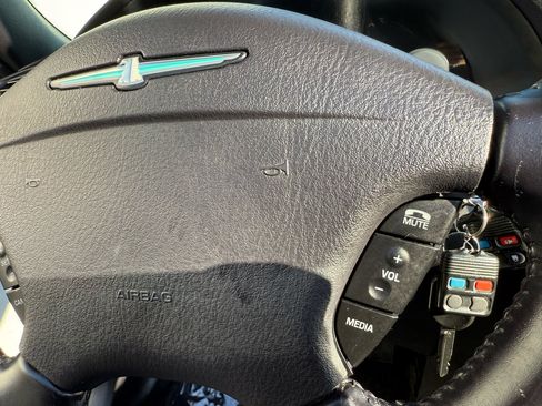 Used 2003 Ford Thunderbird image 36