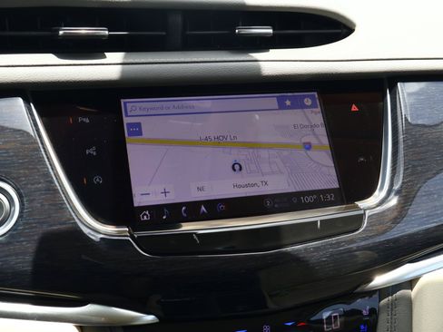 Certified 2024 Cadillac XT6 Premium Luxury w/ Technology Package FWD image 30