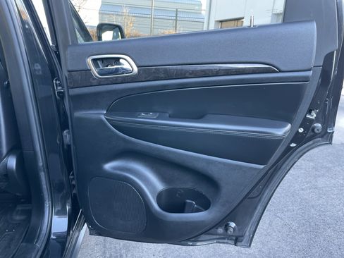 Used 2013 Jeep Grand Cherokee Laredo image 18