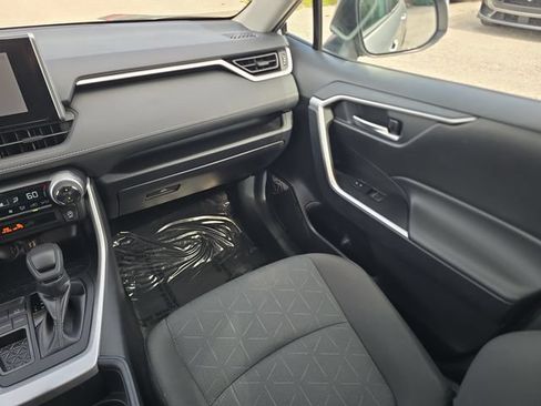 Used 2025 Toyota RAV4 XLE FWD image 12