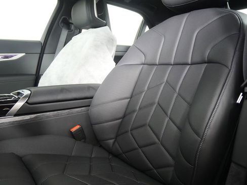 Used 2026 BMW 750e xDrive w/ Executive Package image 11