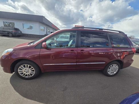 Used 2007 Toyota Sienna XLE Limited image 4