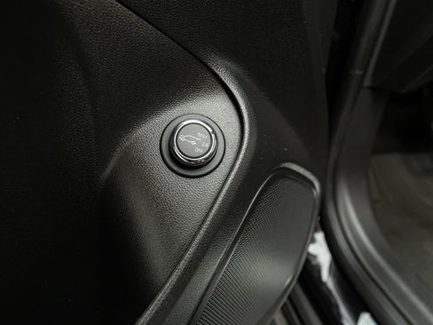 Used 2022 Buick Encore GX Select w/ Sport Touring Package AWD/4WD image 29